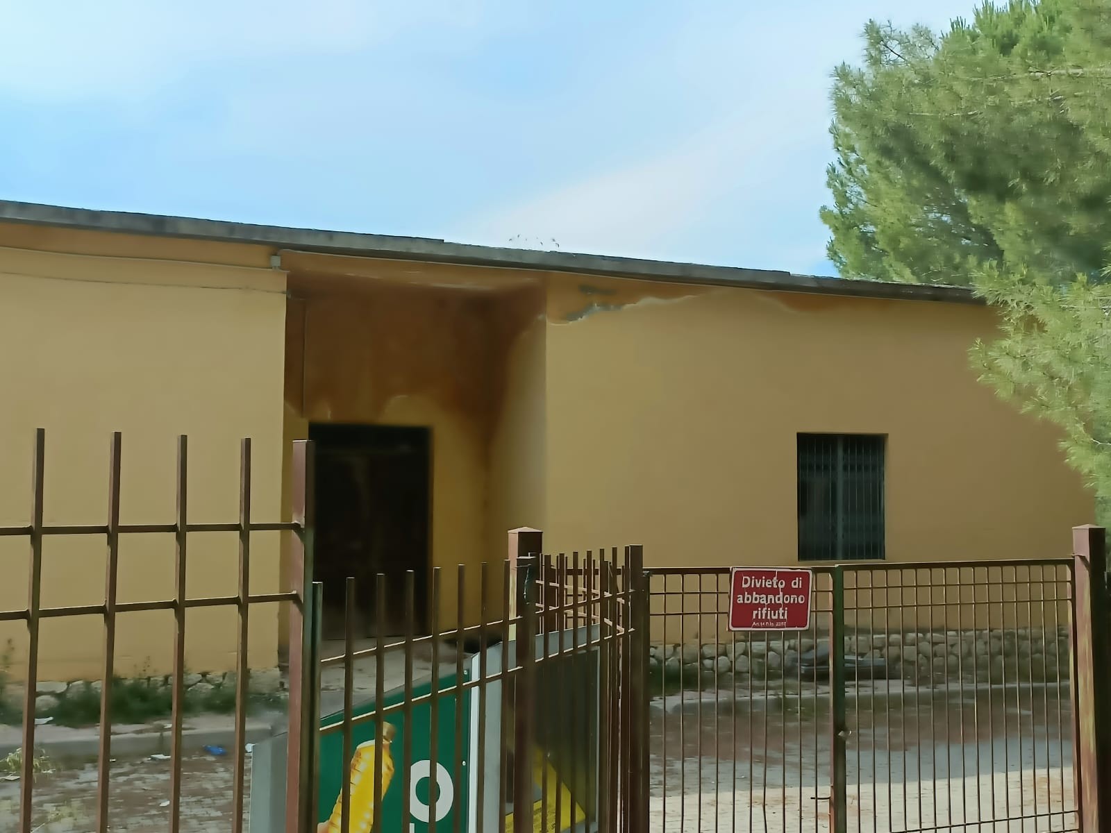 Bompensiere. Abbandono di rifiuti: il sindaco predispone monitoraggio con telecamere nell’isola ecologica