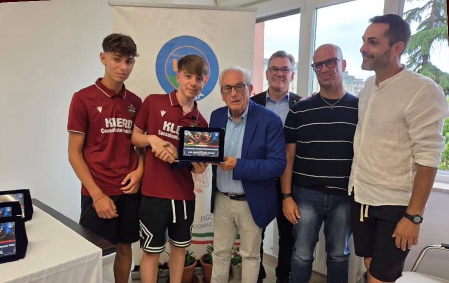 La Sancataldese premiata alla Festa del Calcio provinciale per la vittoria dei playoff regionali Under 17