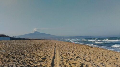 Pulizia delle spiagge, dalla Regione Siciliana quasi un milione di euro ai Comuni costieri: finanziate 52 istanze