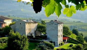 Airbnb, caccia all’Italia nascosta: boom dei borghi senza hotel