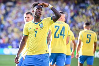 Brasile-Scozia e la profezia della veggente: “Un ufo rapirà Neymar e Vinicius”