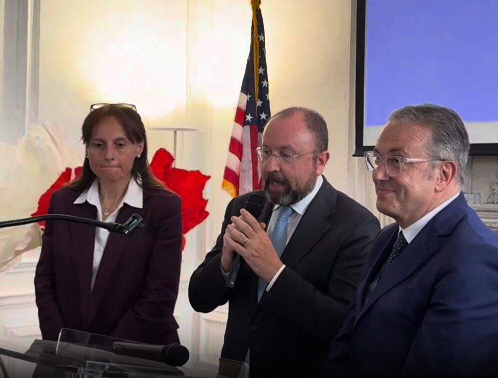 Il Consolato d’Italia a New York ospita l’incontro con il  sottosegretario Dell’Utri: “Noi italiani dobbiamo essere orgogliosi della nostra identita”