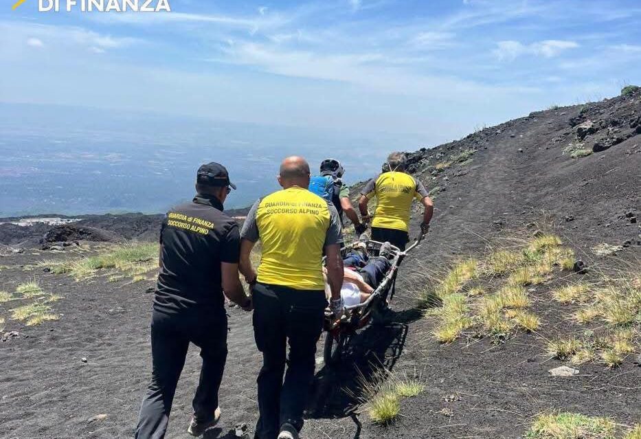 Si infortuna durante un’escursione sul versante sud dell’Etna, soccorsa turista svizzera