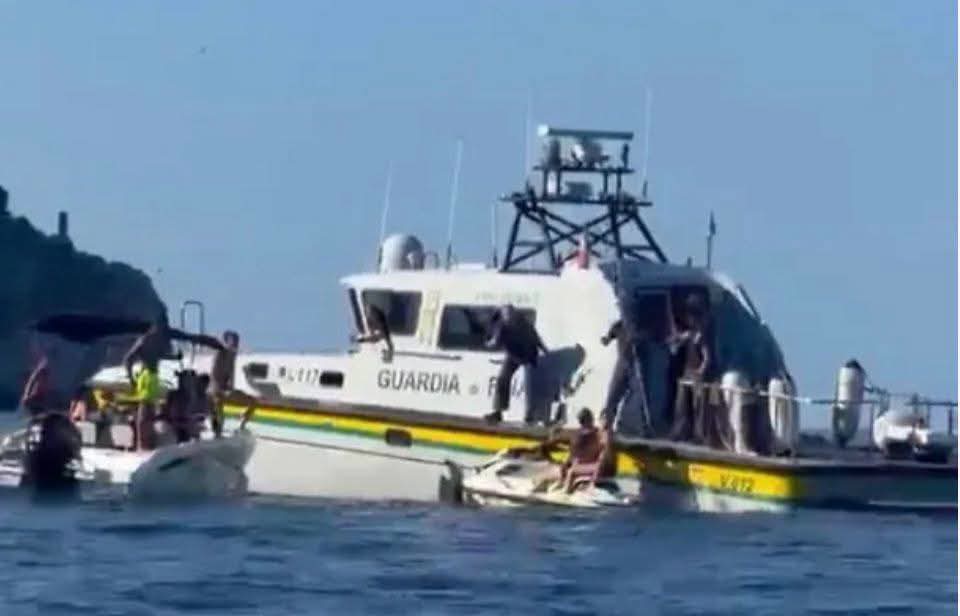 Sfrecciano in mare con acquascooter e minacciano Finanzieri, due arresti nel Palermitano