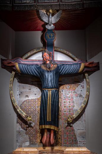 Il Volto Santo ricollocato nel Tempietto della Cattedrale di Lucca