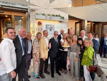 Ristorante ‘Il vero Alfredo’ resta a piazza Augusto Imperatore, Fdi: “Vittoria storica per Roma”