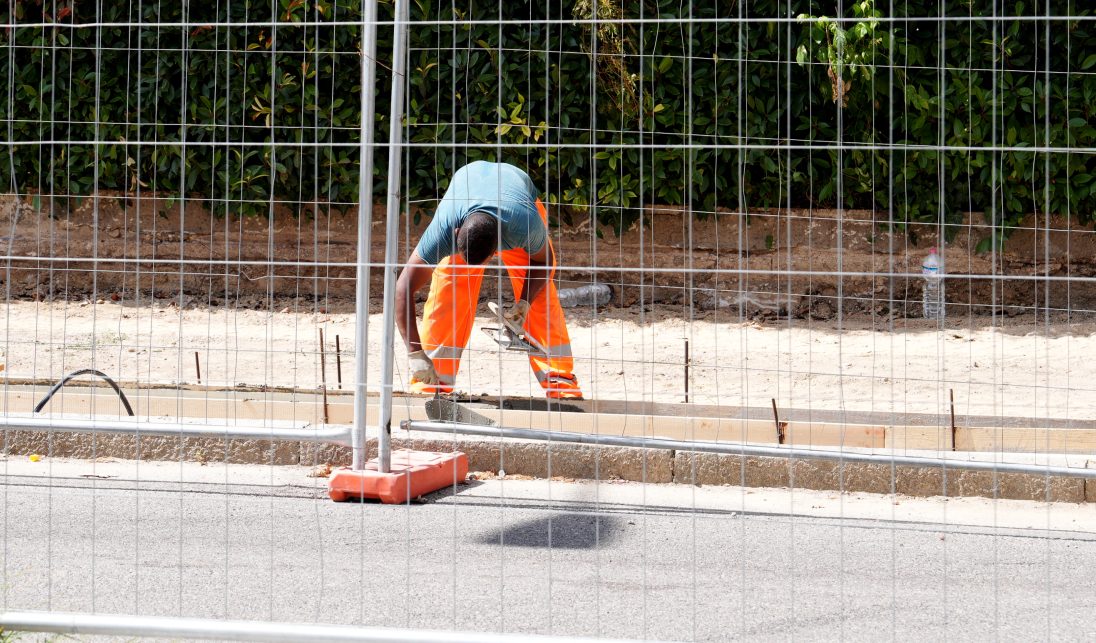 Stop alle attività lavorative a rischio nelle ore più calde fino al 31 agosto, Schifani firma l’ordinanza / Video