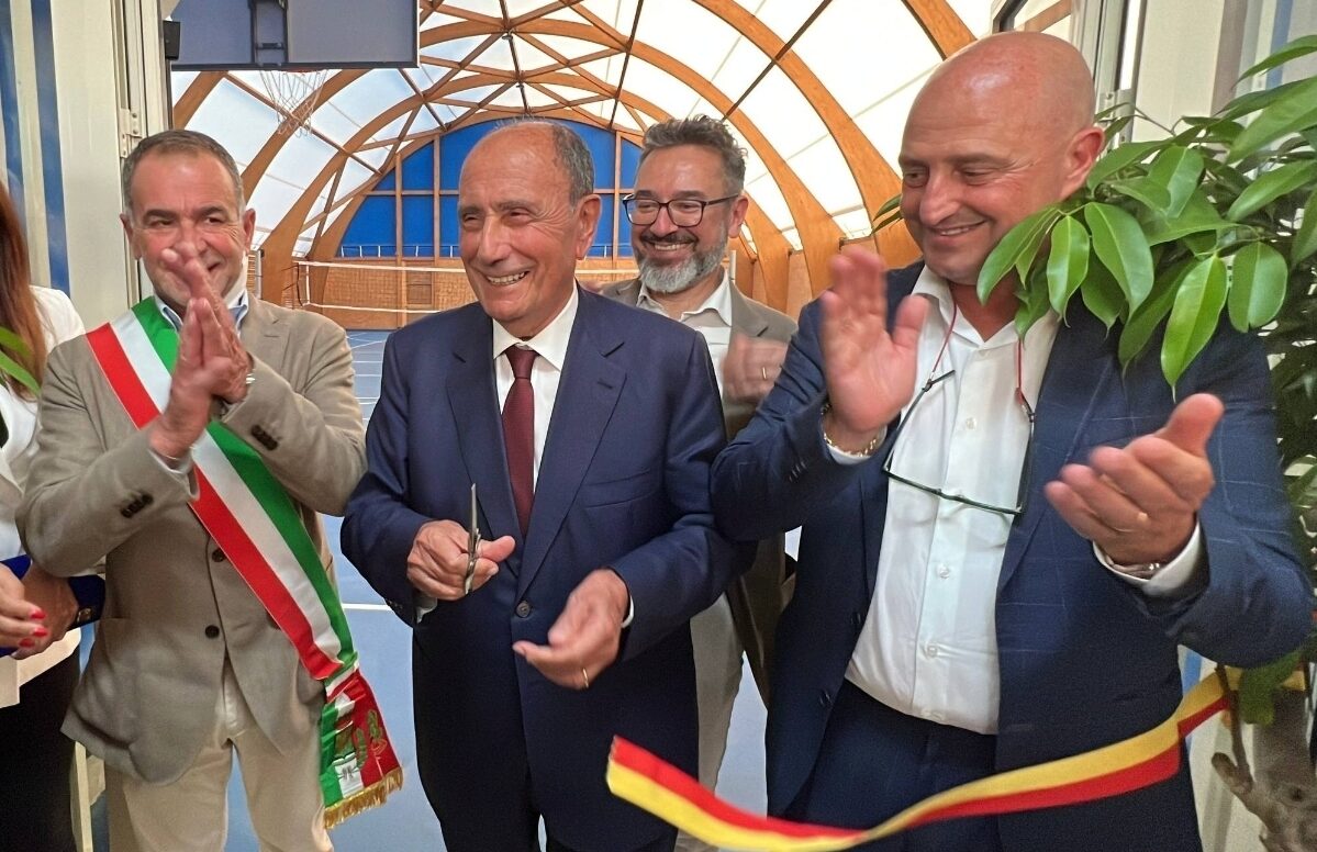 Sicilia, Schifani e Turano inaugurano la nuova palestra del “Cassarà-Guida” di Partinico: «Scuola al passo coi tempi è vittoria per tutti»