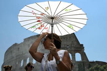 Weekend torrido, caldo estremo non dà tregua: oggi 18 città in rosso