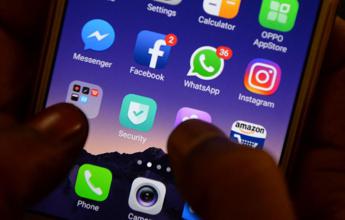 Whatsapp, due account in un solo telefono: ora si può, ecco come funziona la novità