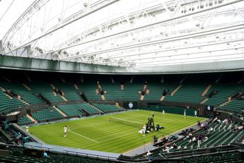 Wimbledon, Sinner e Djokovic si allenano sul campo centrale