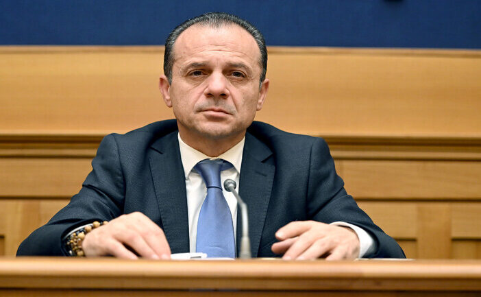 Auto su un gruppo di ragazzi a Taormina, il sindaco De Luca: “La movida violenta riguarda l’intero Paese, riflettere”