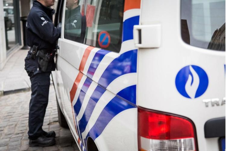 Due bimbi di 2 e 4 anni morti all’interno di un’auto trasformata in trappola mortale dal caldo estremo