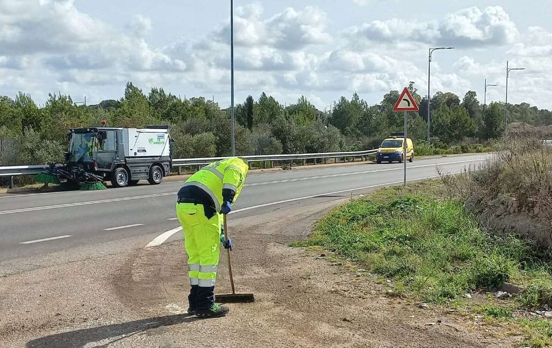 Rifiuti, dalla Regione 12 milioni di euro per la pulizia delle strade extraurbane: istanze entro il 1° agosto