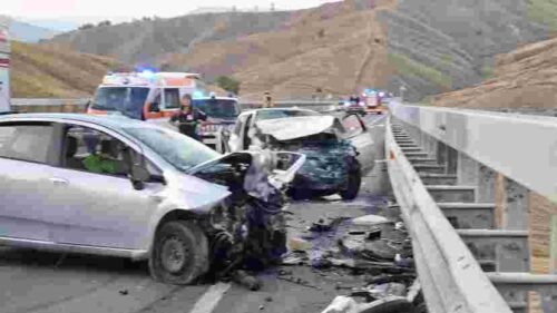 Incidente stradale tra due auto lungo la SS 640 tra Caltanissetta e Pietraperzia: due i feriti, di cui uno grave