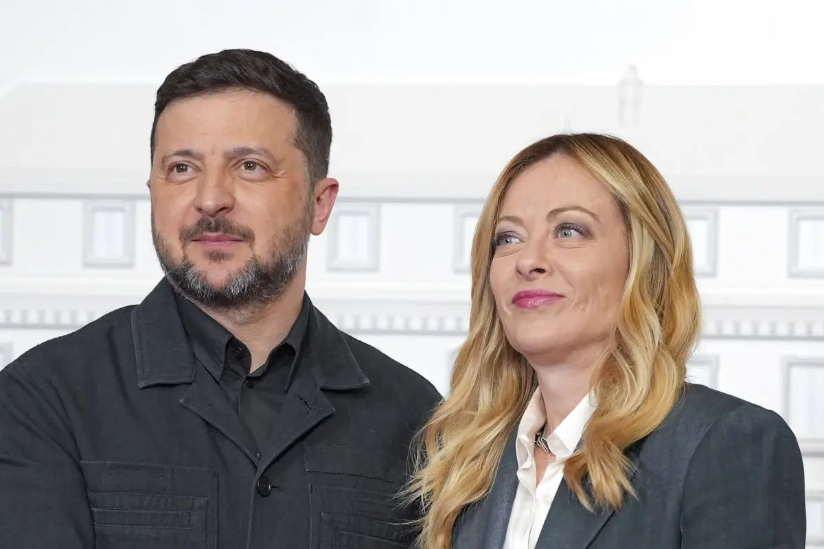 Ucraina, Meloni incontra Zelensky: “Impegno al fianco di Kiev per una pace giusta”