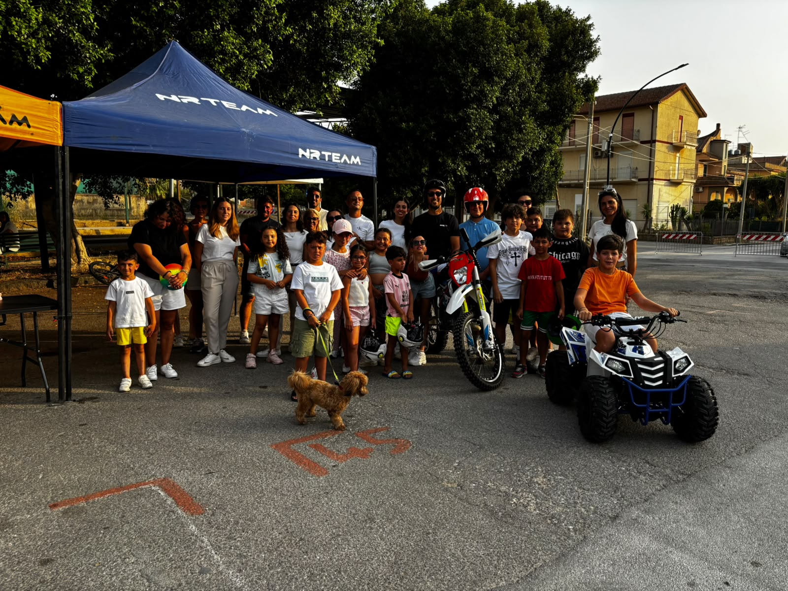 Grande successo per i Double Face Band ai piedi del Castello di Delia.