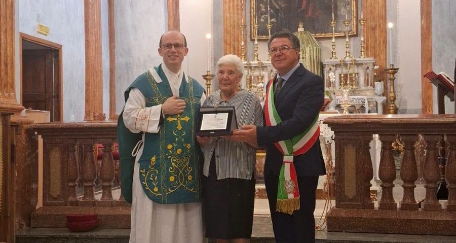 Campofranco s’è unito con affetto e gratitudine alla signora Anna Salamone per i suoi 100 anni