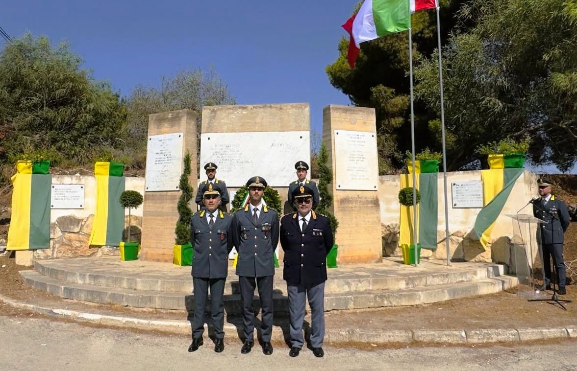 A Ragusa la Guardia di Finanza ha reso omaggio ai militari delle Fiamme Gialle caduti in occasione dello sbarco alleato del 1943