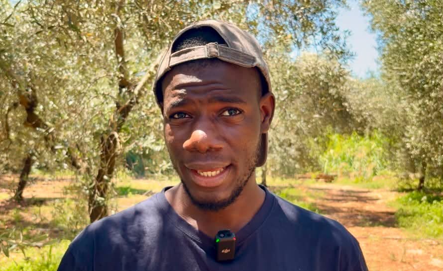 L’Onestà non ha colore: giovane maliano di 27 anni ritrova portafoglio con dentro soldi e carte di credito e lo restituisce al legittimo proprietario