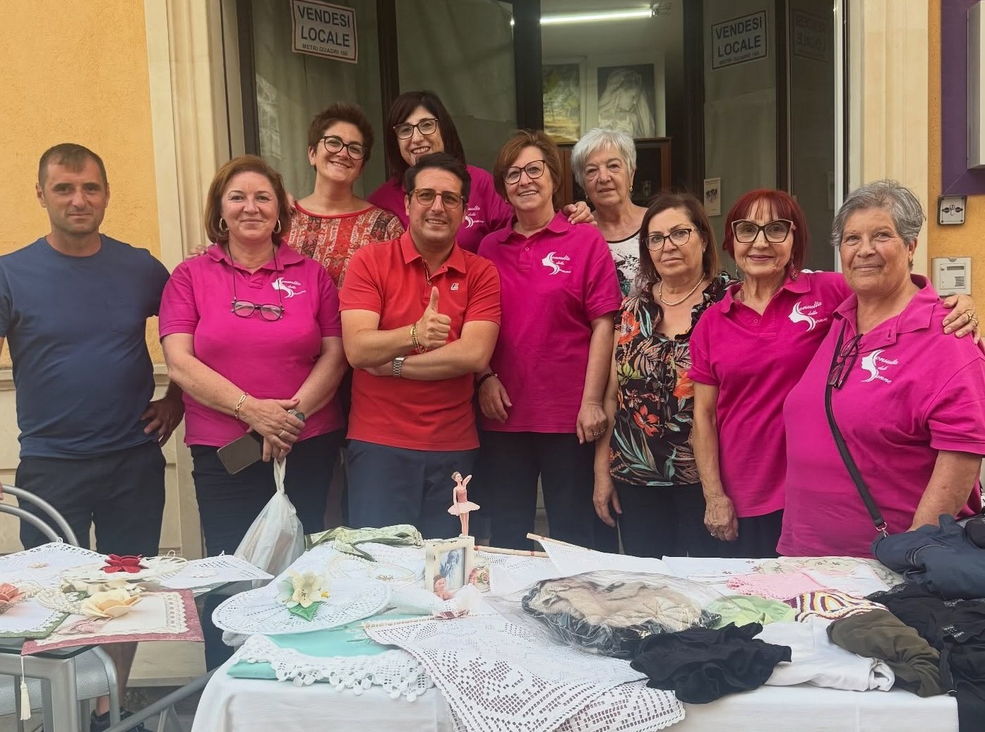 Santa Caterina. Esordio con successo per il Mercatino dell’Usato in via Roma