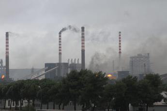 Ex Ilva, Corte Appello Milano: “Deve chiudere entro 90 giorni per amianto e polveri sottili”