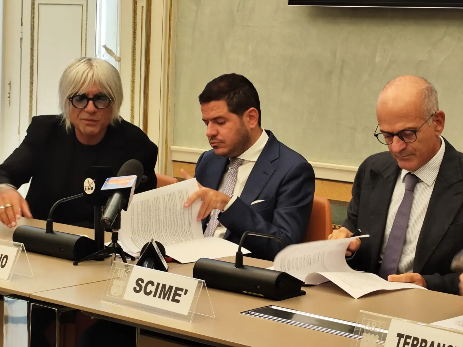 Appello di Galvagno alle opposizioni per l’abolizione del voto segreto all’Ars / Video