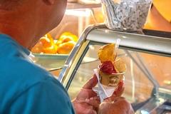 Gelato all’insalata di pomodoro e cipolla oppure ai funghi porcini. I gusti artigianali puntano all’eccellenza per “Sapori Ibleidi”