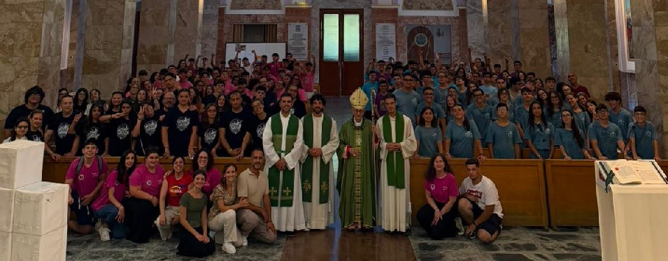Caltanissetta, “RiseUP”: la carica dei 280 giovani animatori illumina la parrocchia Sacro Cuore