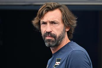 Pirlo bocciato e la bufera per il caso Russia, da Abodi a La Russa: la politica giudica il pallone