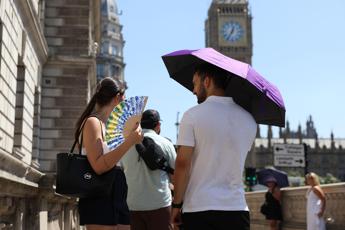 Regno Unito, caldo e siccità record: Londra teme gli incendi, temperature fino a 35 gradi