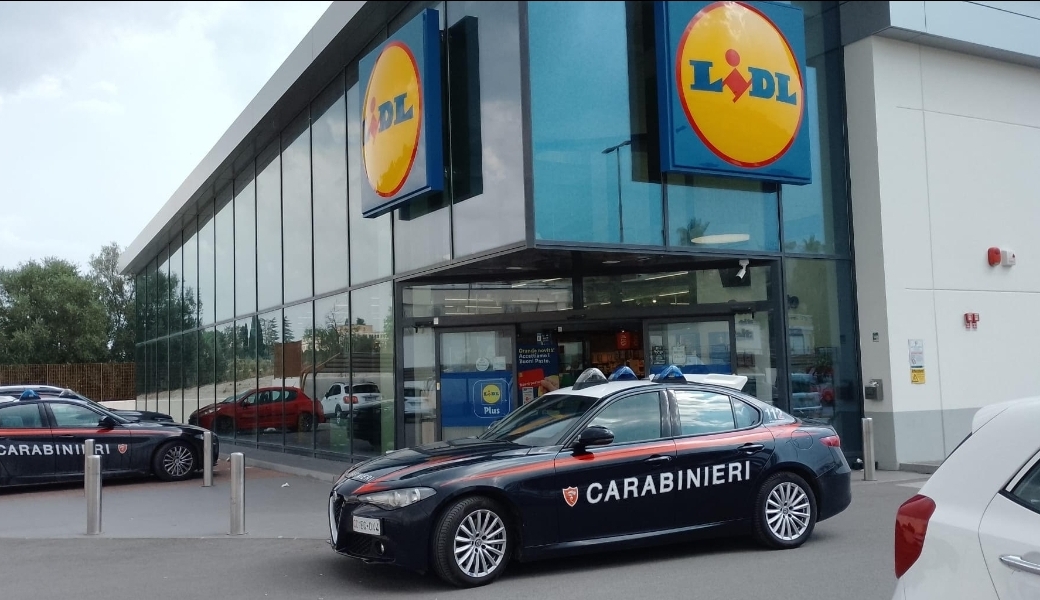 Caltanissetta, furto al Lidl in via Due Fontane: 2 arresti dei Carabinieri