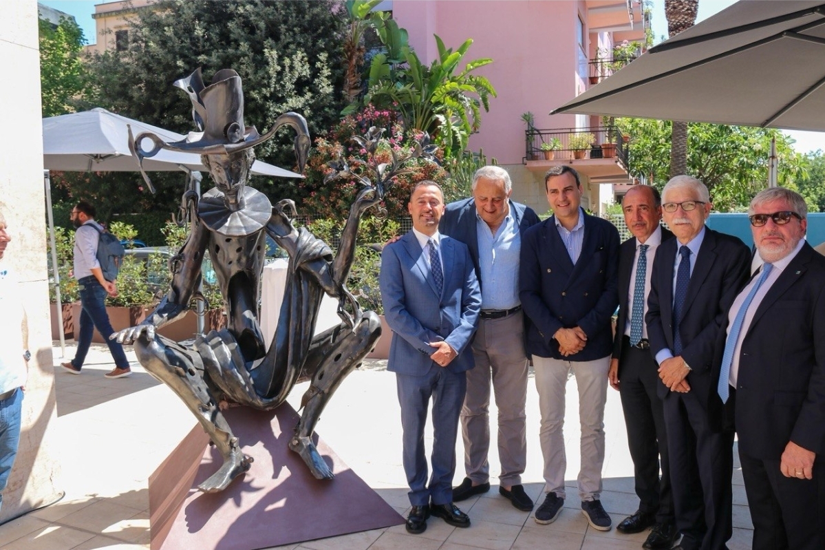 SICILBANCA inaugura a Palermo la scultura “Hidalgo con lilium”: un omaggio a Santa Rosalia