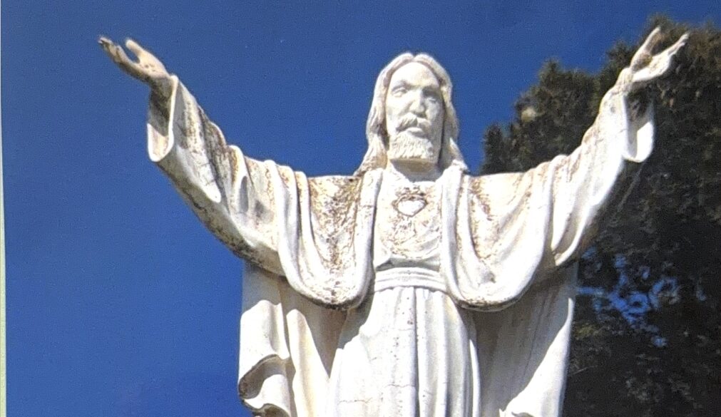Vallelunga, restaurato il volto di Cristo della statua di “Gesù Benedicente” sulla collina dei Tanarizzi: il 2 agosto la benedizione