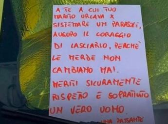 “Tuo marito urla, lascialo”: il messaggio sul parabrezza diventa un caso web