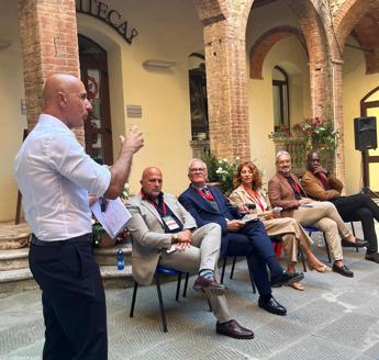 Vino, Equalitas celebra cinque anni del tavolo permanente con ‘Luci sul Lavoro’