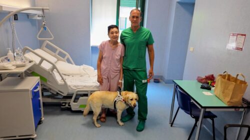 Italia, prima volta al mondo: donna cieca torna a vedere grazie a un autotrapianto di retina e segmento