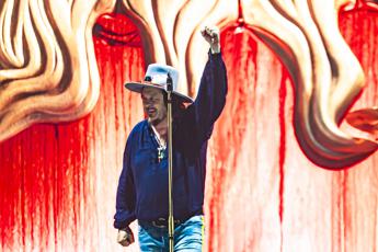 Zucchero: “Oggi fare live è più facile, giovani con i social sono macchine da guerra”