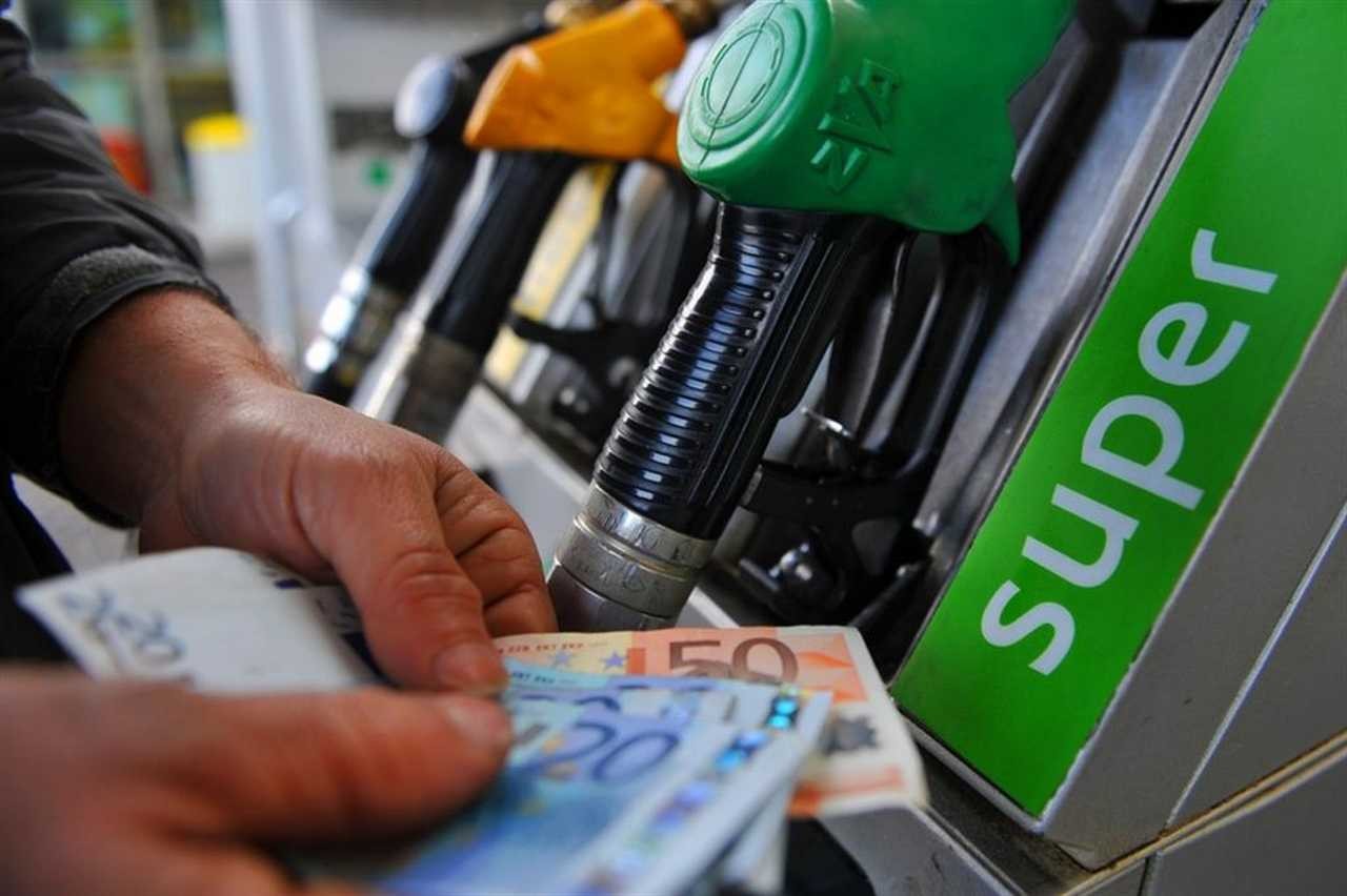 Carburanti, Sicilia Regione più cara d’Italia per benzina e gasolio self. Codacons: “Va alleggerito il peso dei rincari tutelando i consumatori”