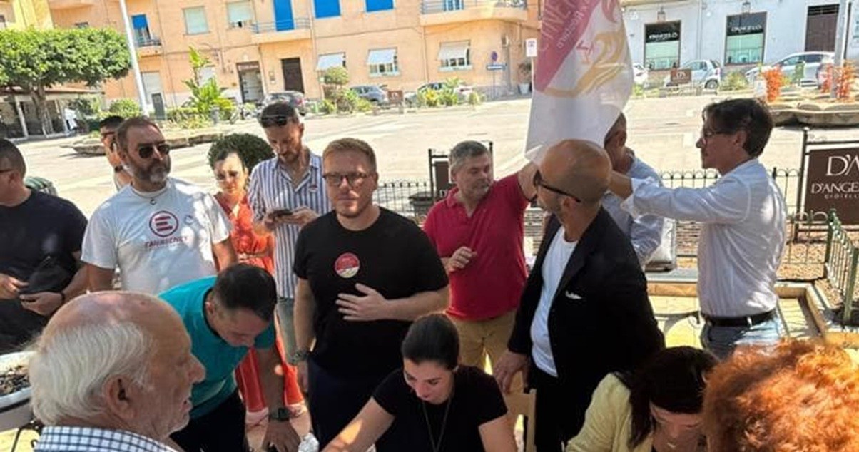 Caltanissetta. Il 18 luglio in piazza Garibaldi banchetto per la raccolta delle firme sull’acqua pubblica promosso da Controcorrente