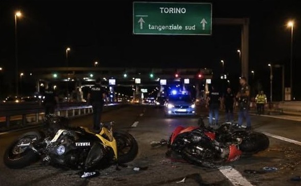 Tragico incidente tra due moto: morto un 22enne, in prognosi riservata l’altro centauro