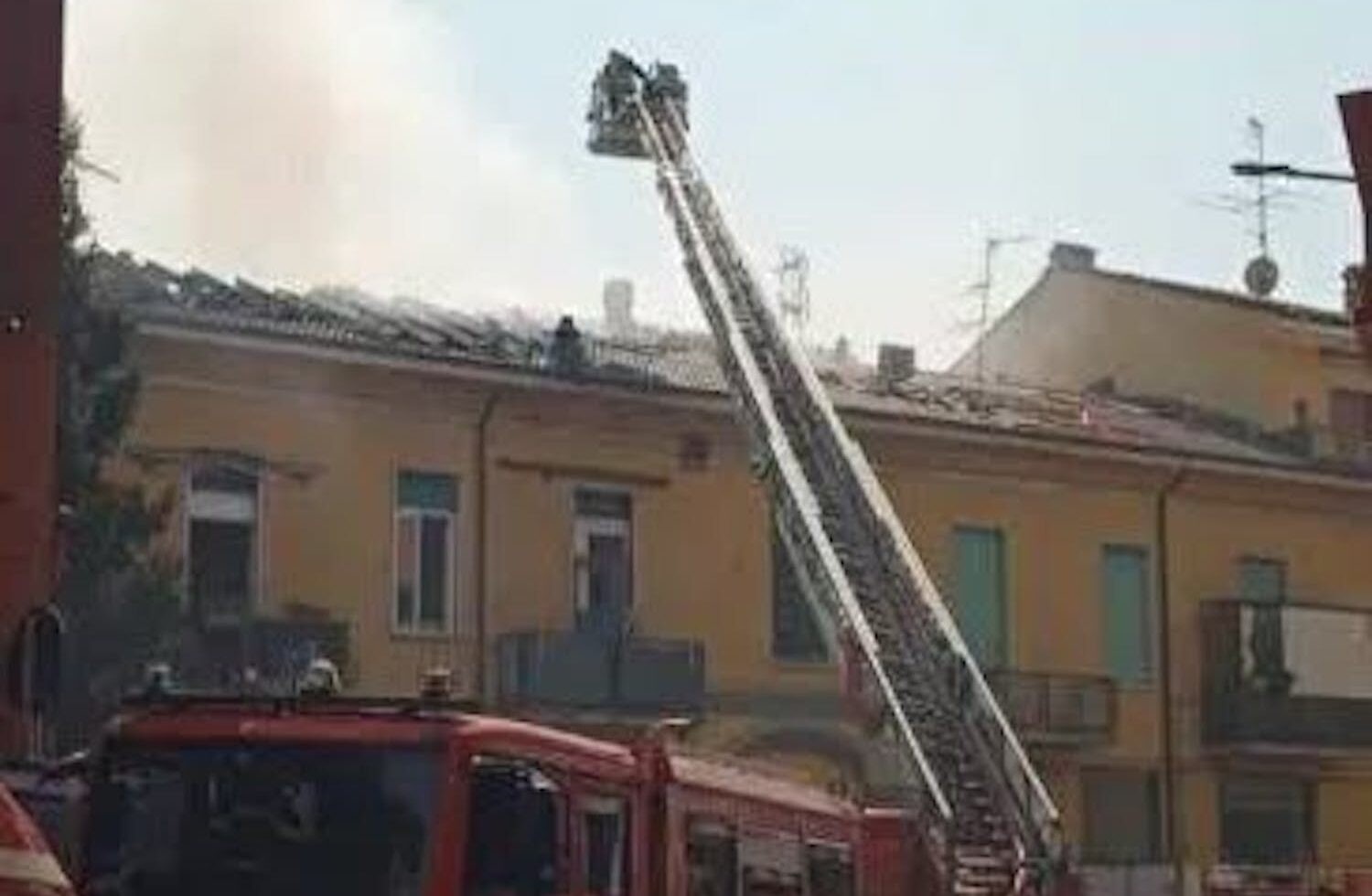 Dramma per una famiglia del Nisseno in Lombardia: la casa distrutta da un rogo; avviata raccolta di fondi