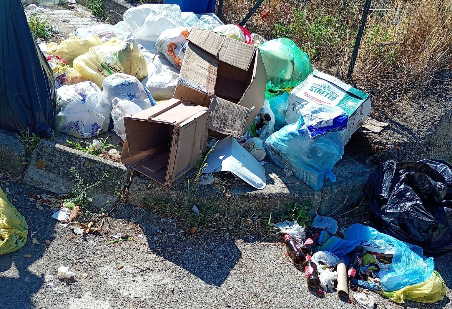 San Cataldo. Abbondono rifiuti: ancora sanzioni elevate nel centro abitato