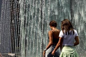Caldo record, continua l’onda rossa: 19 città in massima allerta, verso Ferragosto di fuoco