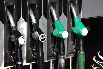 Sicilia. Caro carburanti, pronti 15 milioni per gli autotrasportatori: rimborsi fino a 50 mila euro e copertura fino al 70 per cento dei maggiori costi