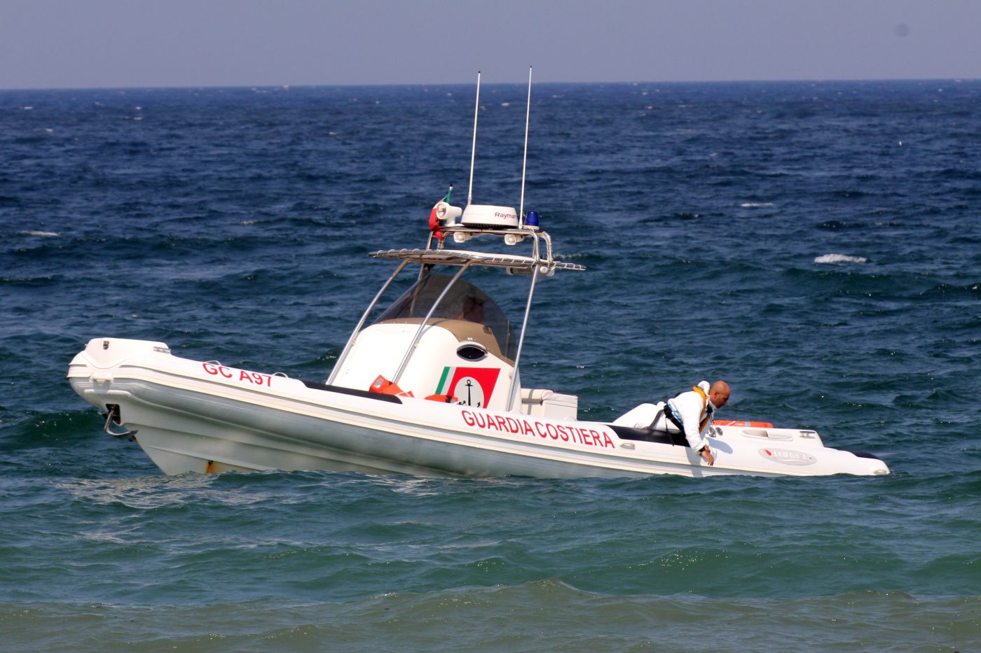 Sub travolto da un gommone nelle acque di Lampedusa, morto un 29enne regista nisseno