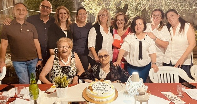 Mazzarino. A distanza di 44 anni gli alunni della 3D si sono ritrovati per una serata speciale