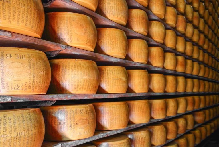 Il caldo minaccia anche il Parmigiano, timori nel lungo termine