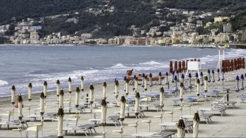Bagnino 16enne soccorre due 20enni in mare a nuoto salvandoli dalla corrente