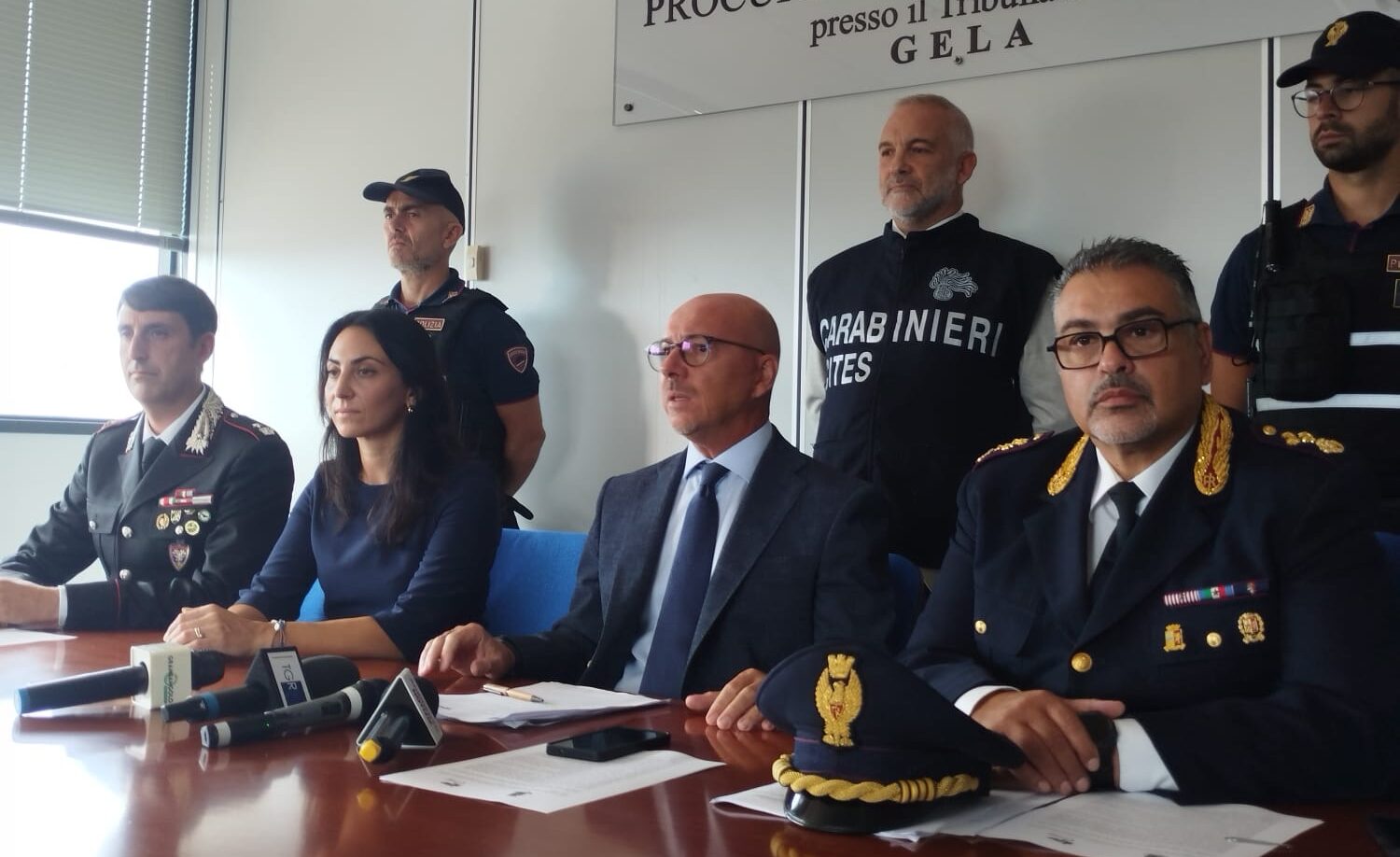 Operazione contro i combattimenti clandestini tra cani a Gela, sequestrati 13 pitbull e 6 persone indagate